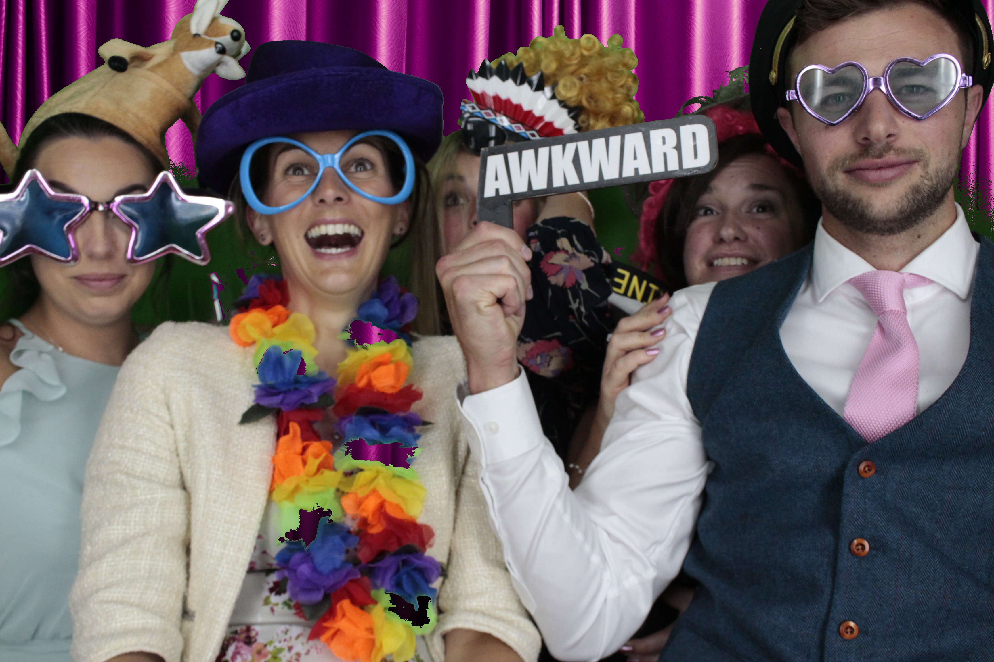 Mr & Mrs Bowles | View more photos from the event at gallery.myphotoboothexperience.co.uk/u/MyPhotoBoothExperienceLtd/Mr-Mrs-Bowles